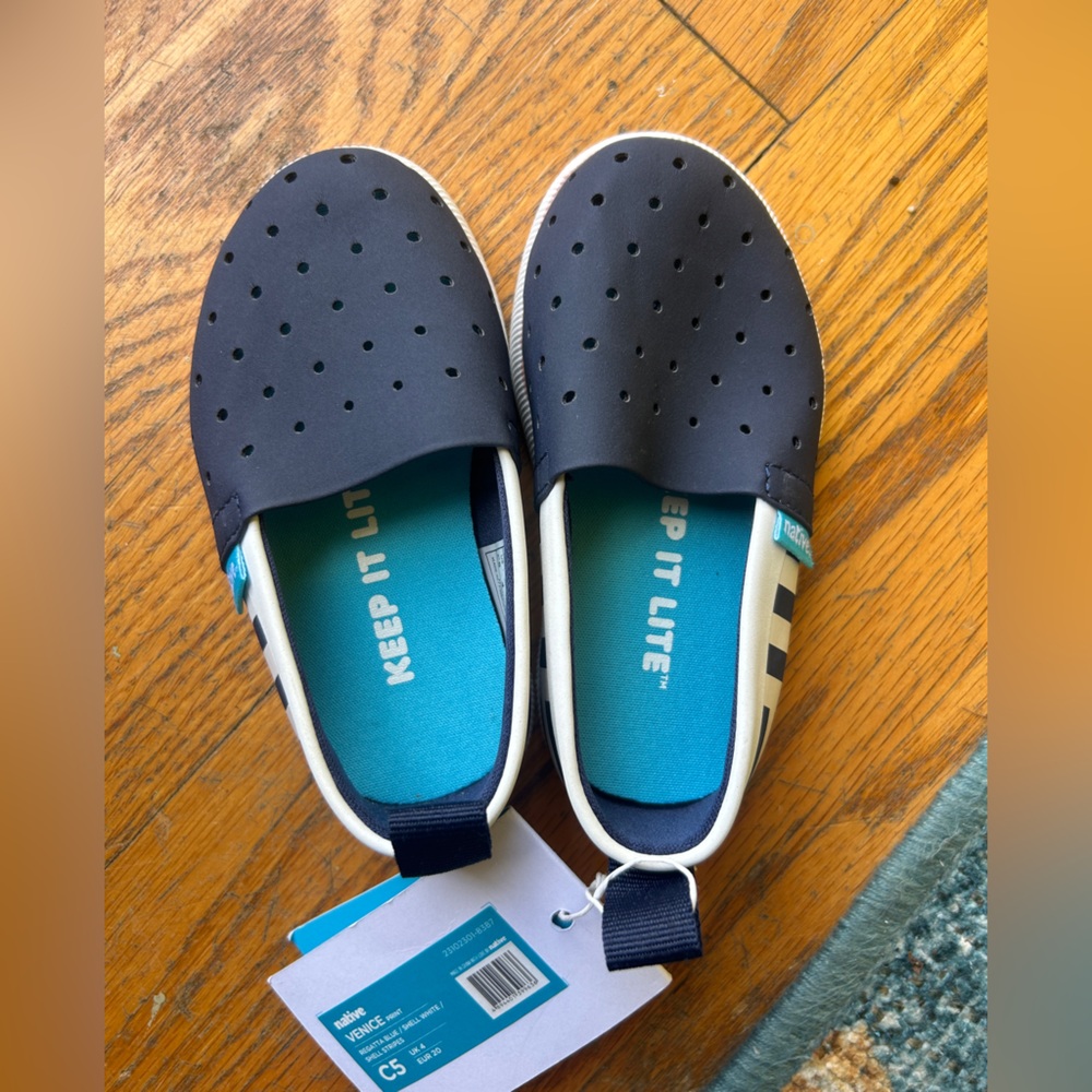 Native Venice Slip-On toddler shoes size C5 - Navy